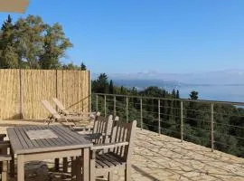 Seabreeze Studio, Stunning Sea and Mountain View