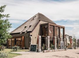 Beach Lodge Callantsoog near Dunes & Beach, tenda de luxo em Callantsoog