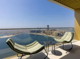 Maison Privee - Coastal Living with Uninterrupted Sea & Palm Views