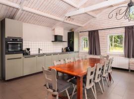 Familienhaus mit Hottub & Sauna + Wanderhütte | 18 Pers., Hotel in Wilsum