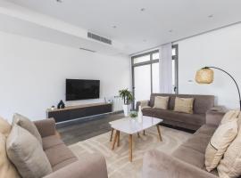 Immense appartement 6pièces au Golf, hotel barato en El Mouradia