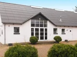 Stort Aktivitets-Feriehus Med Fri Badeland, Bowling, Badminton Og Tennis,
