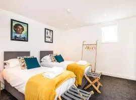 Liverpool Waterfront Stay, excellent location , parking available