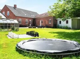 Large Activity House With Free Access To A Water Park And Bowling