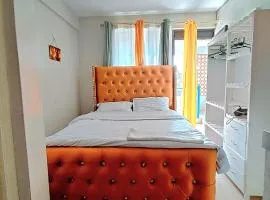 Superhighway Inn -2 Minutes To SpurMall and Ashaki Resort