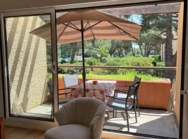 St Cyprien golf appart avec terrasse et piscine