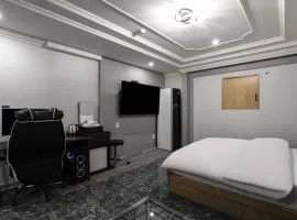 Film 372 Hotel