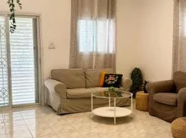 Alona's Apartments- Rambam