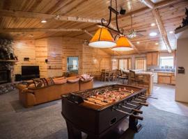 Luxury w Spa Foosball Near Summit - DeCarlo House, luxury hotel in Big Bear Lake