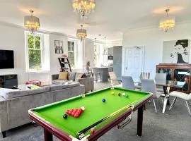 Pass the Keys Mulberry Beautiful Apartment with Sea View