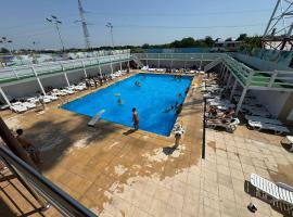 Hotel Imperium & Pool, cheap hotel in Caracal