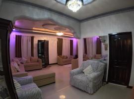 Spacious 3BR Home Comfy Beds Great Location, hotel 