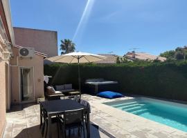 Proche St cyprien villa piscine, hotel v mestu Perpignan