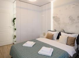 The Romantic Nest near Mall Moldova, ξενοδοχείο σε Iaşi