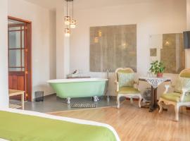 Boutique Hotel in Quito Hotel Casona 1914, bed and breakfast v destinaci Quito