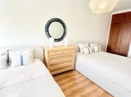 Casa De Sousa-Refúgio de Surf entre Peniche e Ericeira