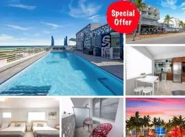 Ocean Drive Studio Roof top Pool and Bar