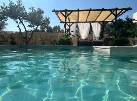 GATU Villa Luna Casa de campo con piscina privada, hotel v destinaci Melegis