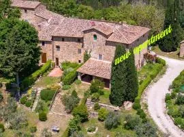 Borgo nel Chianti Rondine con piscina tennis e wifi