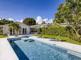 Little Havana - Unwind in a Tropical Garden Retreat with Private Pool