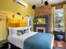 Sunny Queen Suite Downtown 2nd Floor