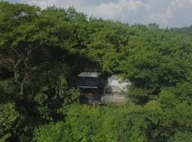 Cocolhu Treehouse & Ocean View