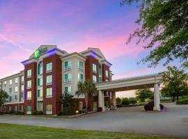 Holiday Inn Express and Suites Newberry by IHG, ξενοδοχείο σε Newberry