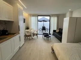 Trendy & Bright ,Terrace Suite in Vibrant Fuengirola Center