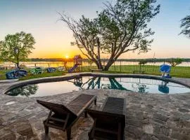 Lakefront Luxe 5BR 2Bath Home with Pool & Hot Tub