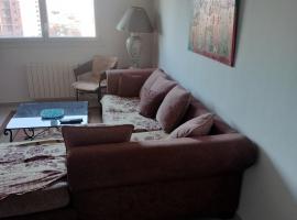 Cozy, functional 2-room in the heart of Oran, sea view, מלון עם חניה בMatriouene