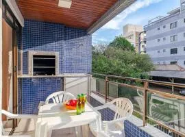Apto com Localização Privilegiada na Avenida Principal de Bombas