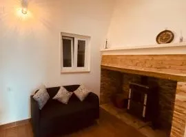 AL BIONDI COMENDA Cozy Home for 2 Pax with Kitchen and Patio