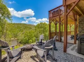 Hot Tub & Game Room: Lakefront Cabin in Elk Park!