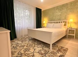 Cristina Dreams Apartaments, hotel com estacionamento em Botoşani