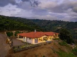 Casa de Lujo con Piscina y Vistas Panorámicas Oro Monte, Naranjo