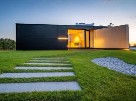 Beach Villa v Penati Golf Resort, beach hotel in &Scaron;ajd&iacute;kove Humence