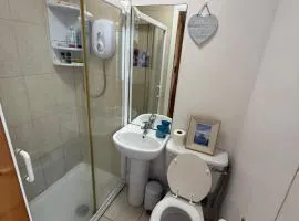 Private Room in Skellig Apartment