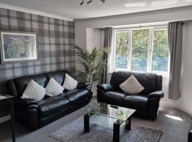 Levenhowe Holiday Apartment, hotel v destinaci Balloch