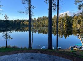 Wolf Pond House 3 Miles to Lake Placid, hotel in Lake Placid