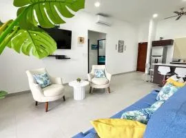 Macaw House with private pool in Arenas Herradura