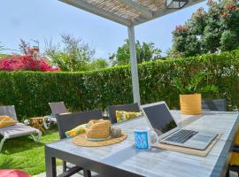 Casara Dos - 2 Dormitorios - Torre con Acceso Privado a la Playa de Zahora, hotel in Zahora