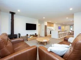 Memorial Crescent Retreat - 4 bedroom family home