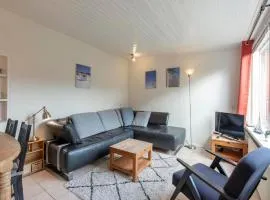 Bungalow in Sint Maartenszee near Beach