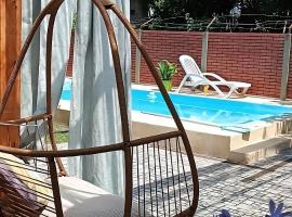 Casa Olivia- Alojamiento con piscina - Aeropuerto Ezeiza