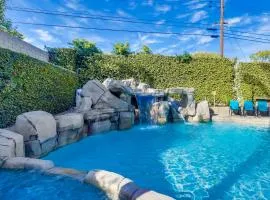 Beautiful Backyard Oasis 5 bedroom 3 Bathroom Home