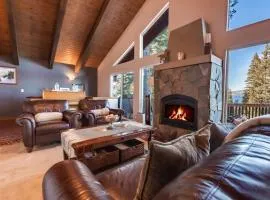 Cozy Lakeview Cabin - Fireplace and Laundry
