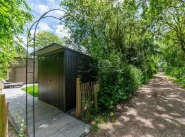 Bungalow in Sint Maartenszee near the Beach