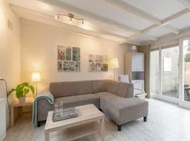 Bungalow in Sint Maartenszee near Beach