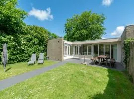 Bungalow in Sint Maartenszee near Beach
