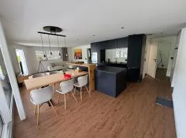 Abendrot- grosse moderne und stilvolle Ferienwohnung im Bergdorf Sörenberg